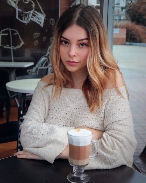 928c0a0c064e54aa2be70346df9e25b7.jpg
