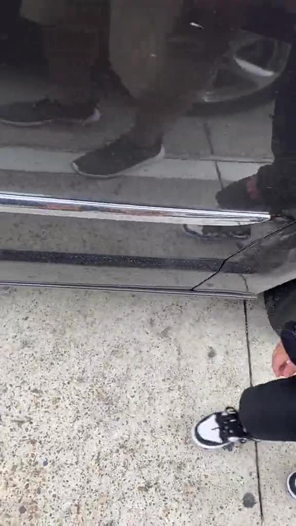 Arriving-at-the-movies-to-see-Mario-Bros7232839446029159723-h264_540p_1283385-0.mp4
