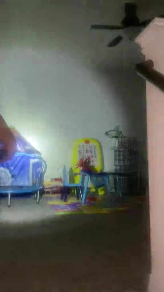 Gave-Ian-my-ARs-flashlight-and-he-invited-ne-to7318253154573864235-h264_540p_324111-0.mp4