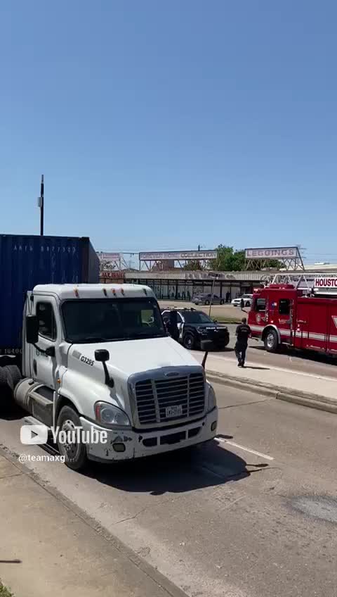 e5881736deb25d0db0be5231e4ec9b4e.mp4