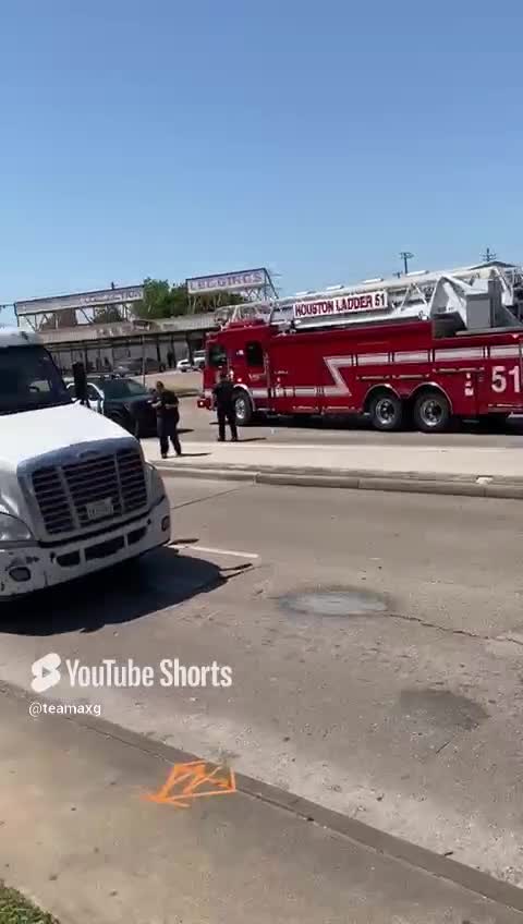 f608d8b924f0fd277c1115a3acc88a2f.mp4